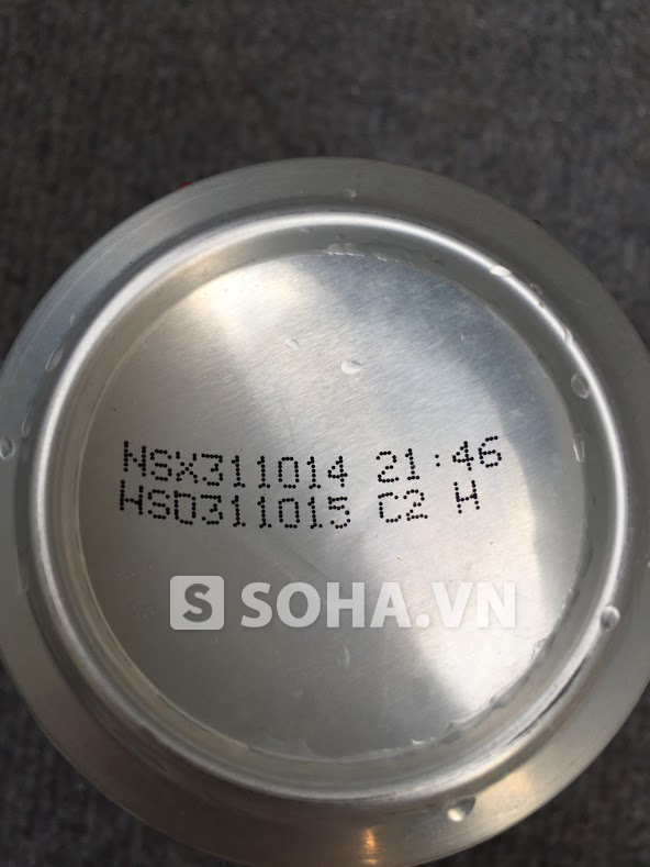 Lon Coca lỗi có hạn sử dụng tới tháng 11/2015.