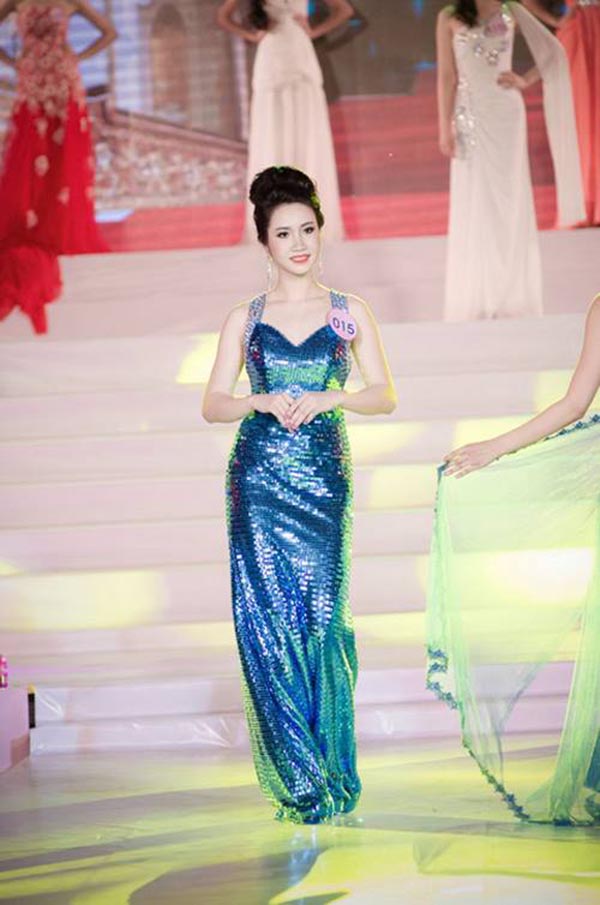 
Mới đây, thông tin Á khôi người đẹp Hạ Long Ngọc Vân chuẩn bị sang Trung Quốc tham gia Hoa hậu các quốc gia 2015 (chung kết ngày 20/12) nhận được sự quan tâm của nhiều người.
