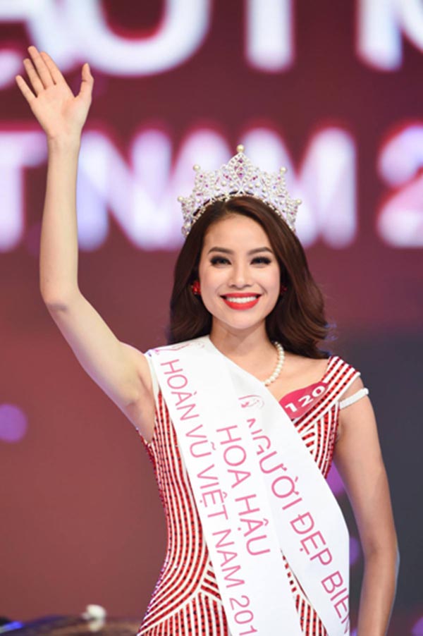 Phạm Hương - tân Hoa hậu Hoàn vũ Việt Nam vừa chính thức được cấp phép tham gia Hoa hậu Hoàn vũ thế giới tại Mỹ vào tháng 12 tới (chung kết ngày 20/12).