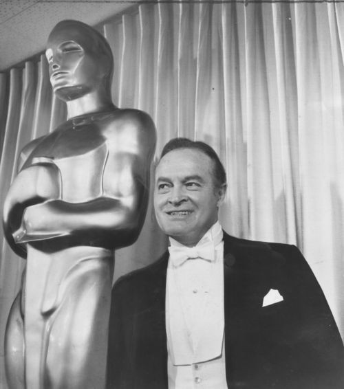 Người dẫn chương trình Oscar nhiều nhất: Bob Hope, 19 lần.