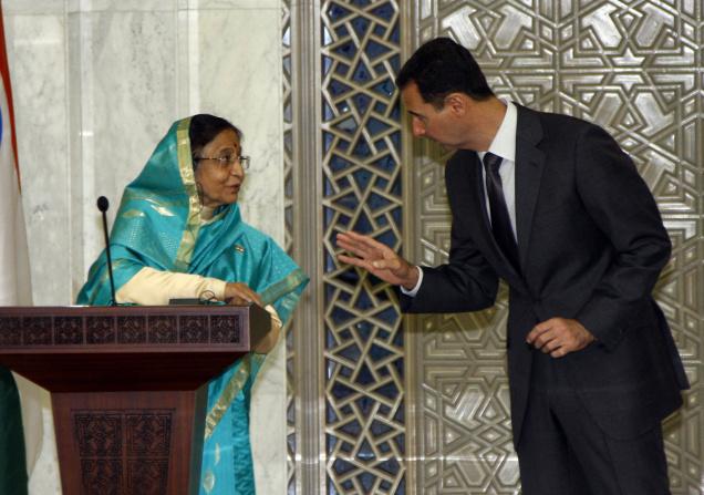 Cựu Tổng thống Ấn Độ Pratibha Patil và Tổng thống Syria Bashar al-Assad. Ảnh: AP
