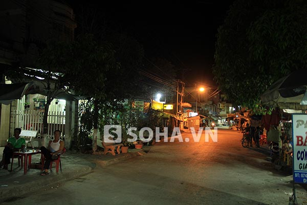Hình ảnh ban đêm ở khu phố nhà Ngọc Trinh.