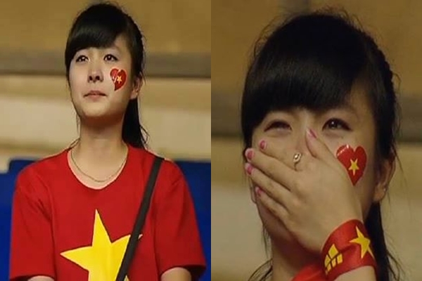 
Hình ảnh Nhật Lệ khóc trên khán đài đã khiến nhiều người truy tìm cô gái này
