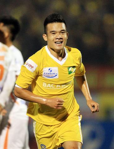 Vụ chuyển nhượng từ SLNA về Thanh Hóa đang đứng ở vị trí số một trên thị trường cầu thủ.
