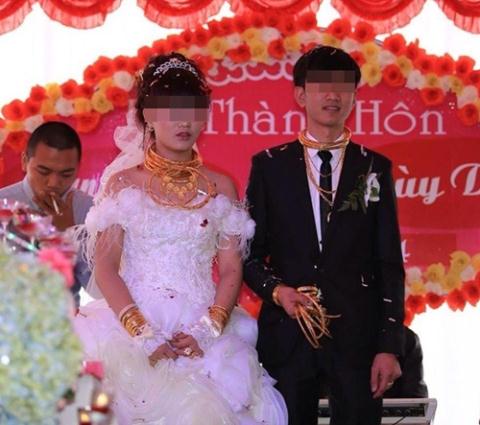 
Còn đây là bức hình được chụp trong một lễ cưới được tổ chức tại Hương Sơn – Hà Tĩnh
