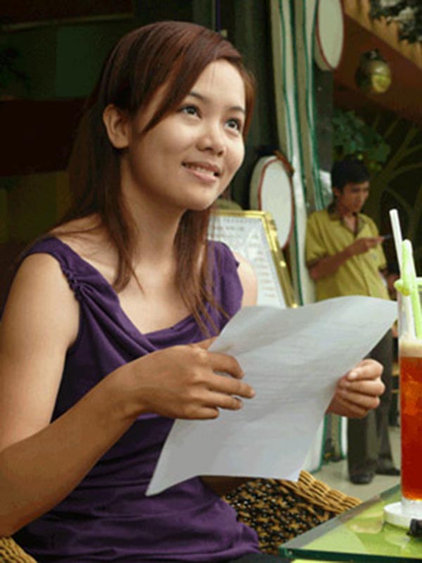 Đỗ Linh Phương sinh năm 1987 tại thủ đô Hà Nội. Cô từng được đông đảo khán giả trẻ biết tới với vai Loan bà già trong series phim Nhật kỳ Vàng Anh 1.