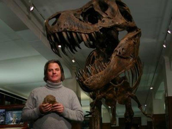 
Khung xương đầu T-rex với những chiếc răng dài của Predator X
