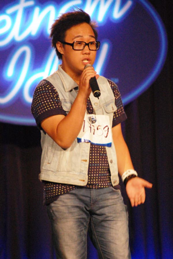 Ở ẩn suốt 2 năm, Trung Quân trở lại với Vietnam Idol 2010 với giọng hát điêu luyện hơn trước nhưng ngoại hình, phong cách thời trang vẫn chưa có nhiều thay đổi.