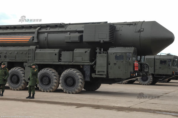 Tên lửa đạn đạo liên lục địa (ICBM) RS-24 Yars là vũ khí mặt đất khủng nhất của quân đội Nga trong ngày đại lễ.