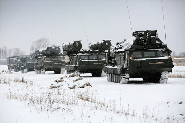 Với kinh nghiệm nhiều năm phát triển các hệ thống vũ khí đặc trưng kiểu khí hậu cận Bắc Cực nên S-300VM nói riêng và các hệ thống vũ khí khác của Nga nói chung đều có thể hoạt động trong những điều kiện lạnh giá nhất.