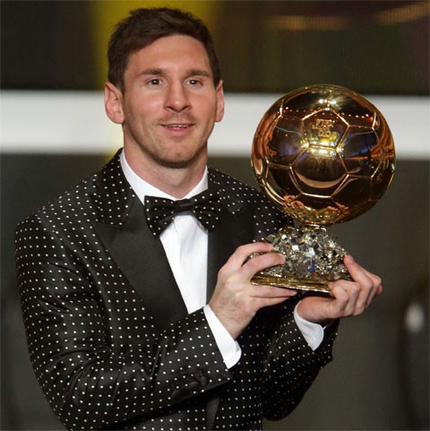 Bộ vest chấm bi song hàng cùng Messi ở Quả bóng vàng 2012