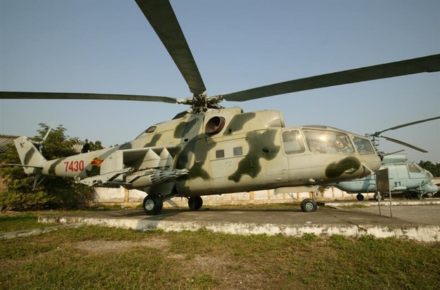 
Trực thăng vũ trang Mi-24B (Hind-B) tại khu trưng bày ngoài trời của Bảo tàng Phòng không - Không quân
