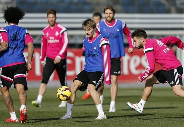 Odegaard được phép tập luyện cùng với các ngôi sao Real Madrid ở đội 1