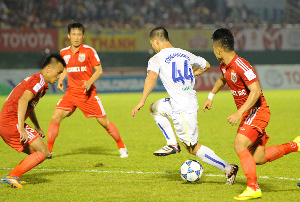 Công Phượng gặp nhiều trở ngại ở V-League