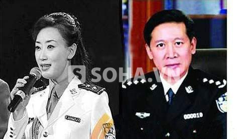 Hoa khôi cảnh sát Vương Phi (trái) và cựu trợ lý Bộ trưởng Công an Trịnh Thiếu Đông.