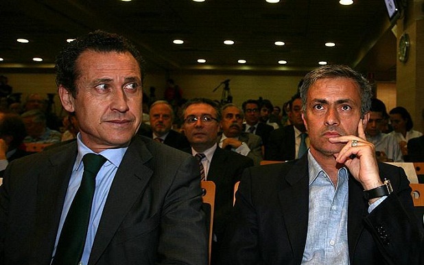 Mối quan hệ giữa Valdano và Mourinho chưa bao giờ tốt đẹp.
