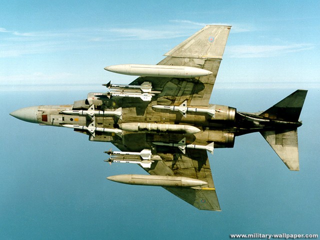 
Máy bay F-4 của Mỹ và các vũ khí.
