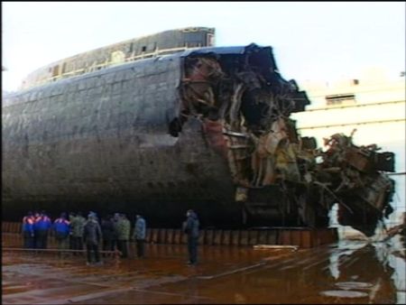 Tàu ngầm nguyên tử Kursk sau khi được trục vớt
