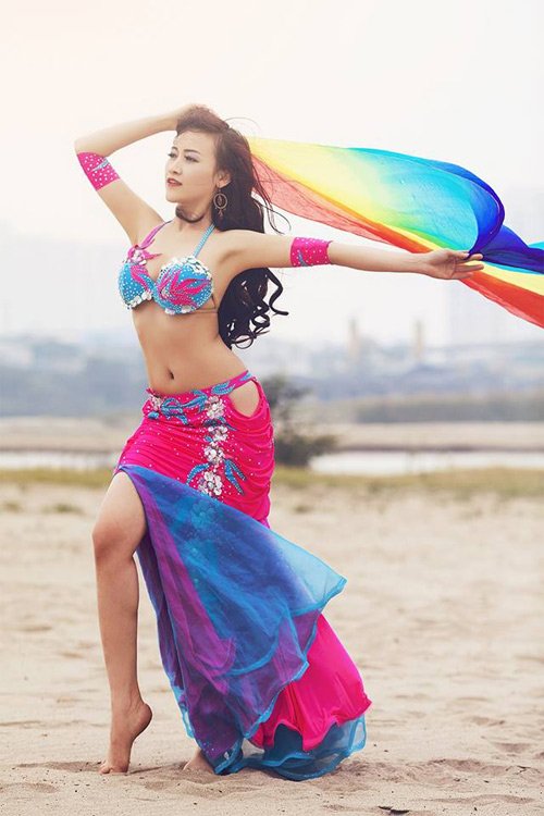 Thanh Xuân, diễn viên múa belly dance chuyên nghiệp