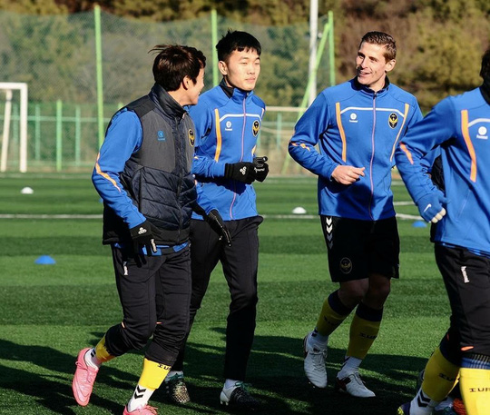 
Xuân Trường có nhiều cơ hội để tìm kiếm cơ hội ra sân lần đầu cho Incheon United ngay ở chuyến tập huấn tại Nhật Bản.
