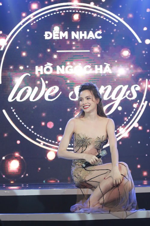 
Hồ Ngọc Hà trong đêm nhạc Love songs vừa diễn ra.
