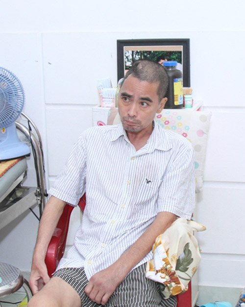 
Hình ảnh Nguyễn Hoàng sau khi xuất viện vì bị tai biến mạch máu não.
