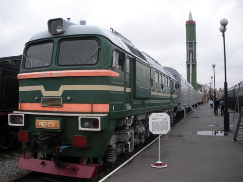 Hiện có một tàu hỏa tên lửa hạt nhân được trưng bày tại Bảo tàng công nghệ đường sắt St Petersburg, còn gắn cả mẫu tên lửa RT-23 Molodets (NATO gọi là “Dao mổ” SS-24).
