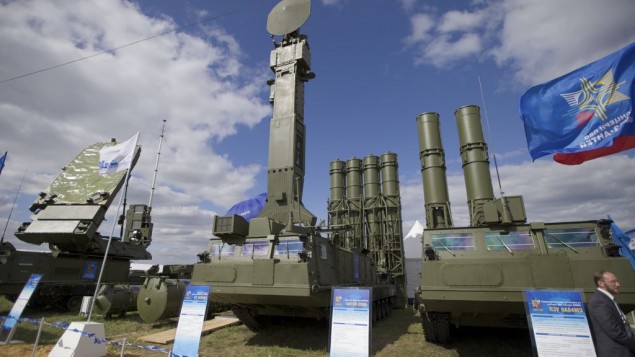 
Hệ thống tên lửa phòng không S-300V của Nga. Ảnh: AP

