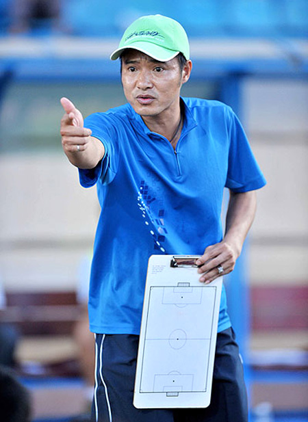 Cựu danh thủ Hồng Sơn có những chia sẻ thẳng thắn về lối chơi ĐTVN dưới thời HLV Hữu Thắng