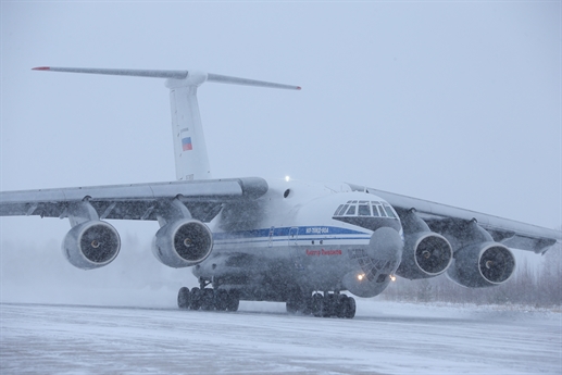 
Il-76MD-90A có trang bị các thiết bị định vị mới nhất, ngoài ra, hệ thống điều khiển, liên lạc và cửa kính buồng lái đều đạt được các yêu cầu đề ra cho một chiếc máy bay hiện đại và giúp cải thiện mức độ an toàn, cũng như khả năng hoạt động chính xác.
