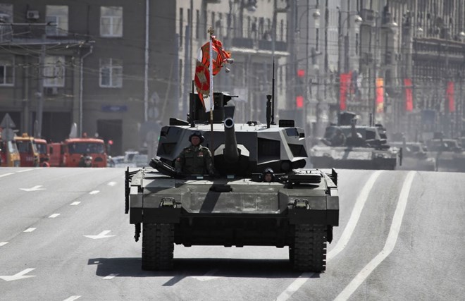 
Xe tăng T-14 Armata trong lễ diễu binh kỷ niệm 70 năm Chiến thắng Phát xít Đức vào năm 2015.
