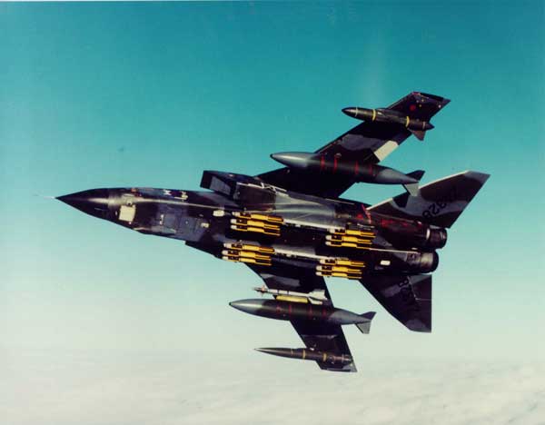 
Máy bay chiến đấu Tornado có thể mang theo 12 tên lửa Brimstone.
