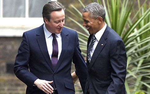 
Thủ tướng Anh David Cameron chào đón Tổng thống Mỹ Barack Obama tới thăm London. (Ảnh: PA)
