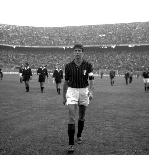 Cesare trong màu áo AC Milan (ảnh chụp năm 1963)