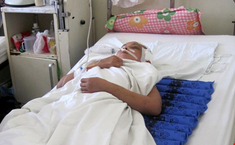 
Bà Thủy đang được điều trị tại bệnh viện (Ảnh: PL TPHCM)
