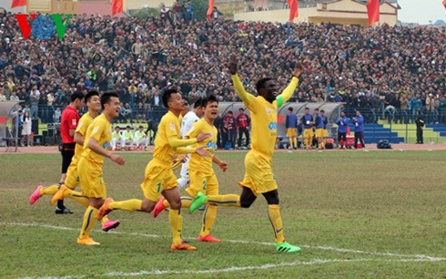 
FLC Thanh Hóa khởi đầu V-League 2016 đầy ấn tượng dưới sự dẫn dắt của HLV Lê Thụy Hải. (Ảnh: Ngọc Duy).
