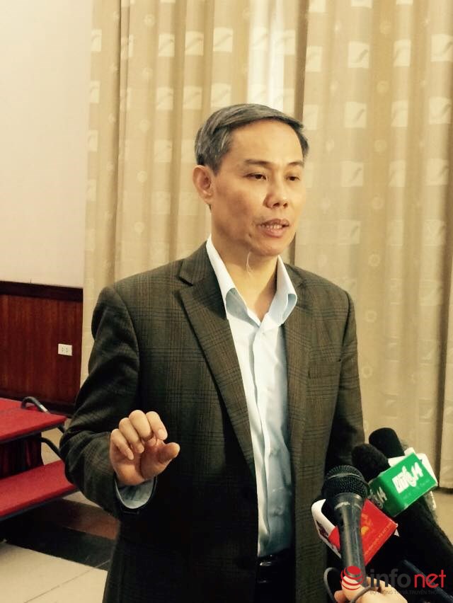 
Ông Nguyễn Hùng Long trả lời phỏng vấn.
