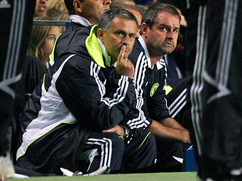 Clarke (phải) là trợ lý của Mourinho từ năm 2004