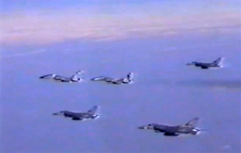 Phi đội F-16 hộ tống tiêm kích MiG-29.