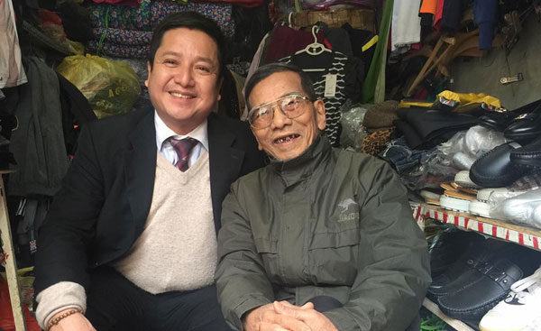 
Nhân chuyến đi thăm nhà NSƯT Trần Hạnh, NS Chí Trung viết tâm thư thương xót gia đình đồng nghiệp già.
