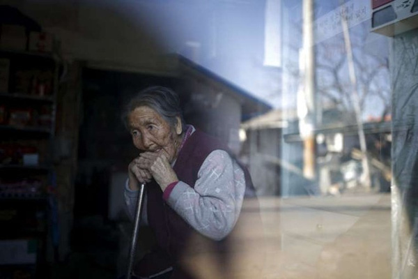 
Nhiều người cao tuổi ở Hàn Quốc không muốn tiếp tục điều trị kéo dài sự sống nếu biết mình mắc bệnh nan y. Ảnh: Reuters
