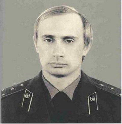 Tổng thống Nga Putin khi còn là điệp viên KGB. Ảnh Điện Kremlin