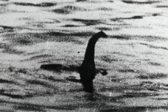 
Bản chụp Quái vật hồ Loch Ness vào năm 1934
