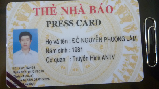 
Tài xế Đỗ Nguyễn Phương Lâm sử dụng thẻ nhà báo giả
