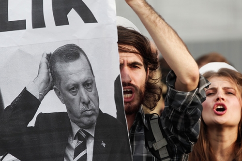 Cuộc khủng hoảng hiện nay ở Thổ Nhĩ Kỳ phần lớn là kết quả của các cuộc xung đột giữa chính sách đối nội và đối ngoại thực dụng của Ankara. Ảnh Lenta