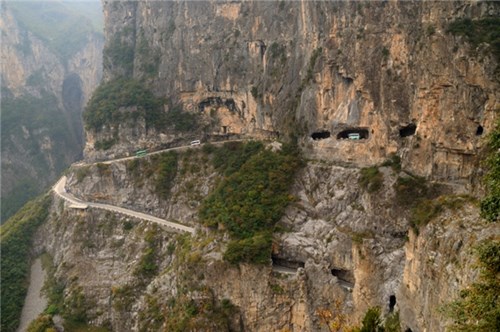 Con đường hầm này do chính tay hàng trăm người dân làng ở thị trấn Guoliang thi công. (Ảnh: Internet)