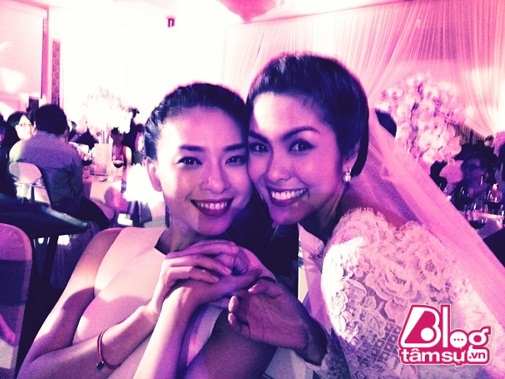 
Ngô Thanh Vân cũng chọn váy trắng cho đám cưới Tăng Thanh Hà

