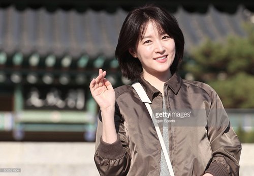 
Sau 12 năm, Lee Young Ae vẫn trẻ trung như thời đóng Nàng Dae Jang Geum
