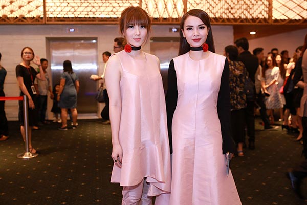 Ngày thứ 2 của Tuần lễ thời trang quốc tế Việt Nam - Vietnam International Fashion Week tiếp tục thu hút sự tham gia của đông đảo các nghệ sĩ, giới yêu thời trang trong nước.