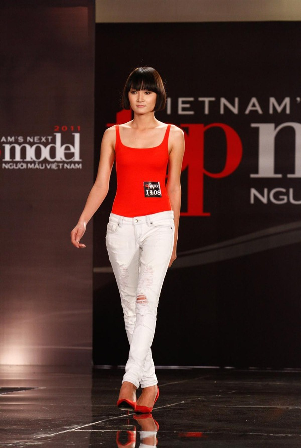 Thuỳ Trang từng dự thi Viet Nam next top model mùa thứ 2 năm 2011, với kinh nghiệm của một người mẫu nghiệp dư cùng thần thái và phong cách chuyện nghiệp, Thùy Trang ngay lập tức gây được ấn tượng mạnh mẽ với ban giám khảo.